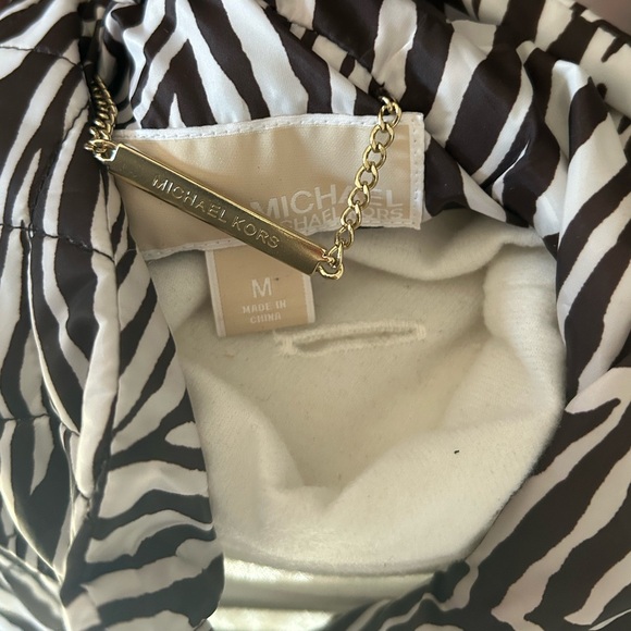Michael Kors Zebra print puffer Vest-Women’s medium - Picture 6 of 6
